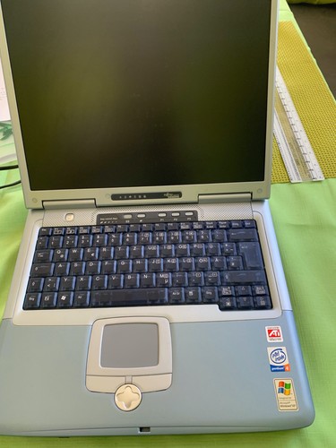 Laptop siemens fujitsi - siemens,